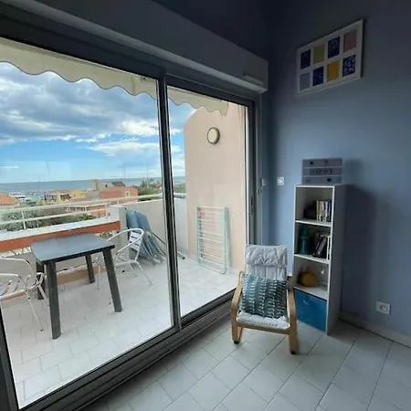 Atypique, Vue Sur La Mer Frontignan